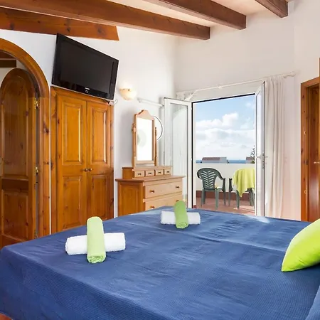 Janis 3 Bedroom Villa, Cap D'artrutx